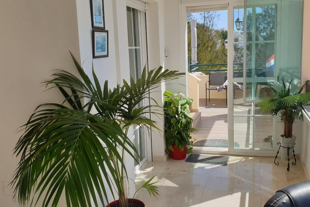 Luxury Penthouse With Sea&mountain Views & Hot Tub - Tranquility & Rest Appartement *