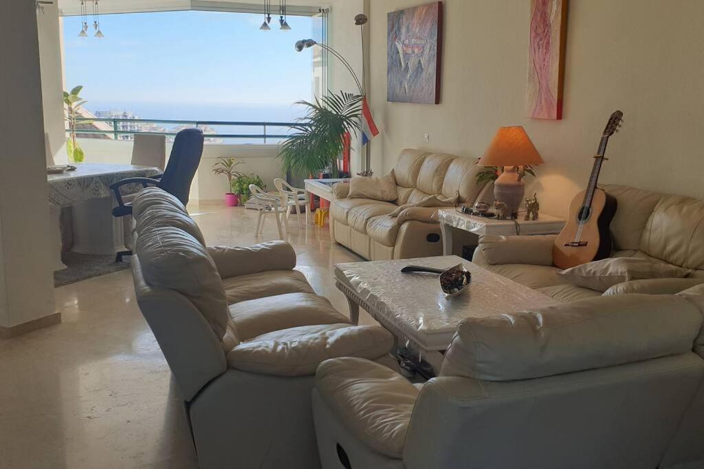 Luxury Penthouse With Sea&mountain Views & Hot Tub - Tranquility & Rest Lejlighed *