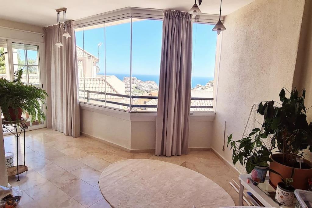 Luxury Penthouse With Sea&mountain Views & Hot Tub - Tranquility & Rest Lejlighed *